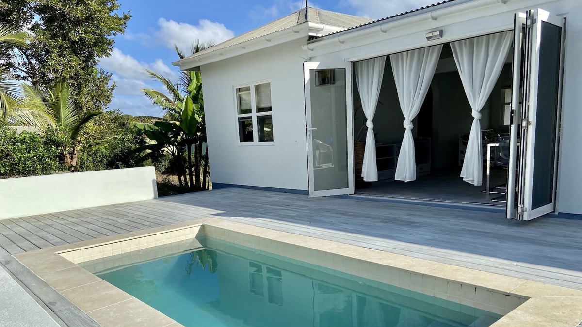 Saint Paul Parish House | Three Bedroom bungalow in the heart of Swetes