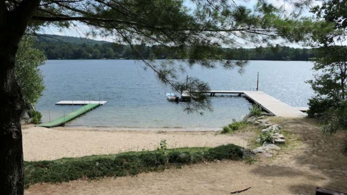 Wolfeboro Cabin | Three bedroom Cabin on Rust Pond Beach