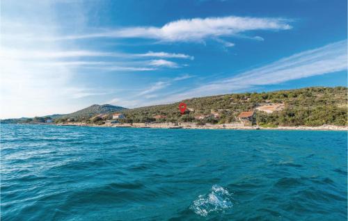 Tkon House | Three-Bedroom Holiday Home In Tkon