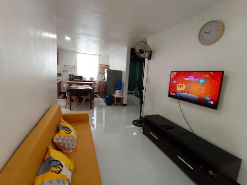 Lapu-Lapu Apartment | Three-Bedroom Holiday Home - 4th Floor Stairs Only