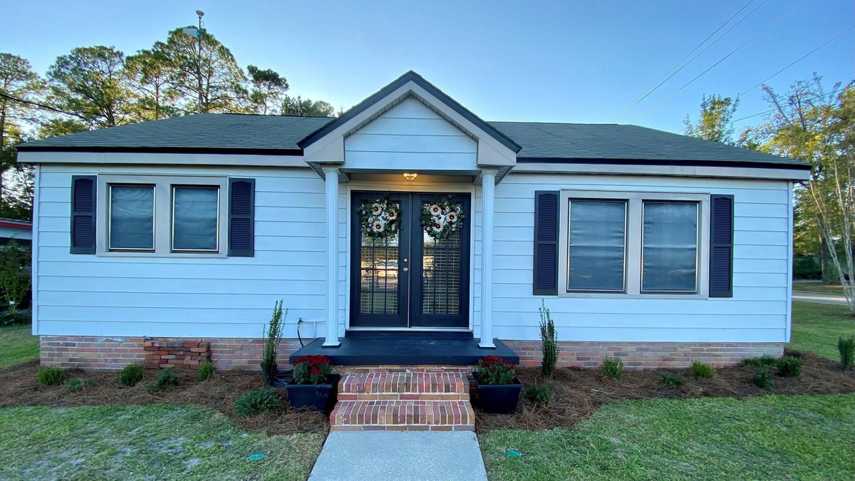 Brewton House | Three Bedroom Home in Brewton, Alabama