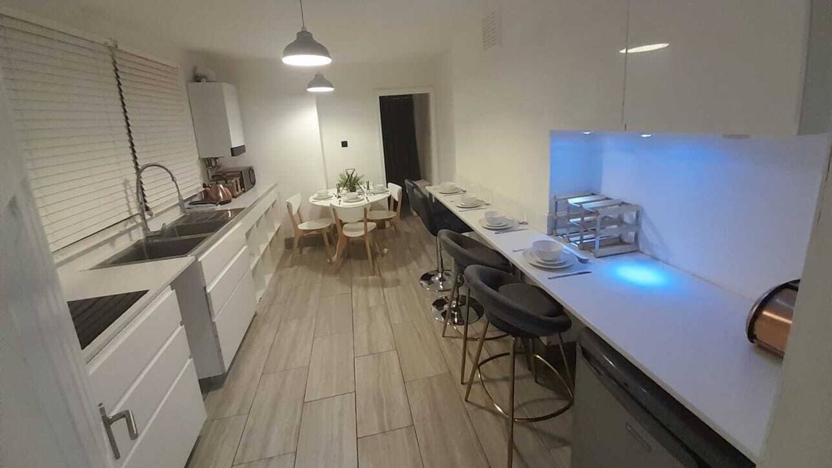 Ladywell House | Three bedroom house- self contained