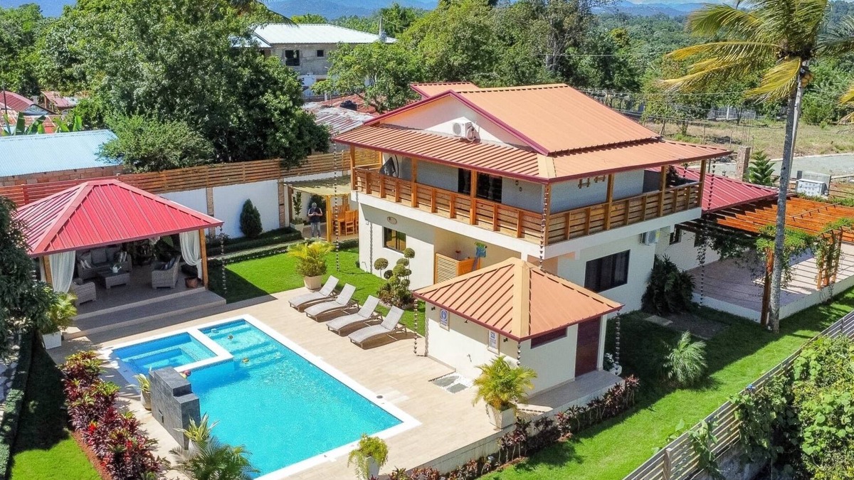 La Vega Province Villa | Three-bedroom Villa for 1 to 14 people in Jarabacoa