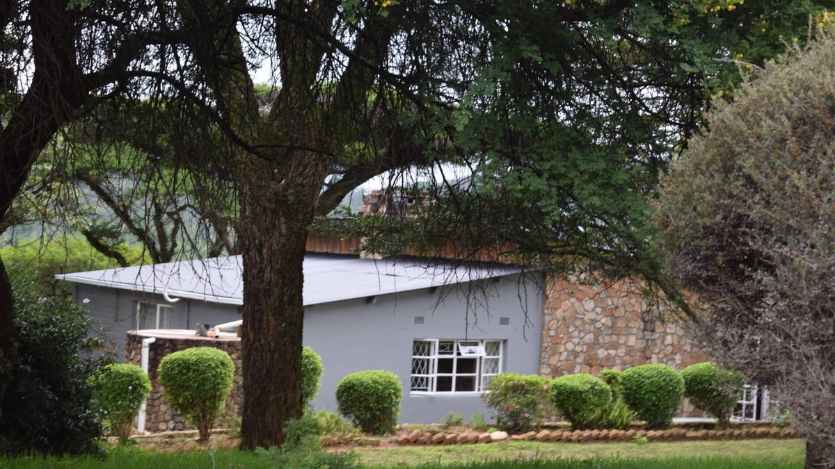 Juliasdale Apartment | Three bedroomed house in Juliasdale - 2192