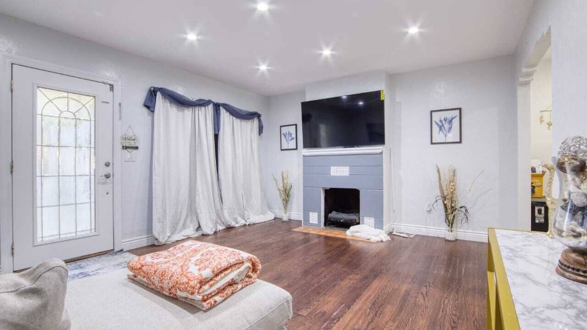 Miami Springs House | Three bedrooms two bath close to Miami International airport.