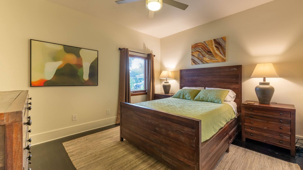 Winter Park Apartment | Three Blocks to Park Ave, 2 Blocks to WP Village!