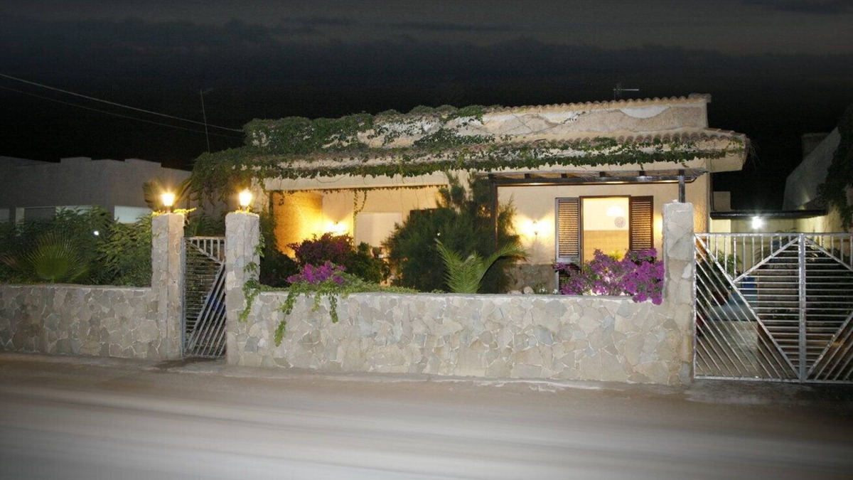 Tre Fontane House | Three fountains by the sea