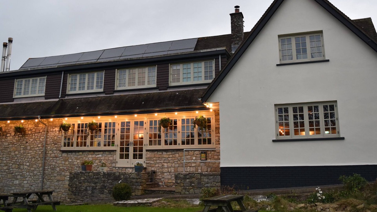 Barry Hotel | Three Horseshoes