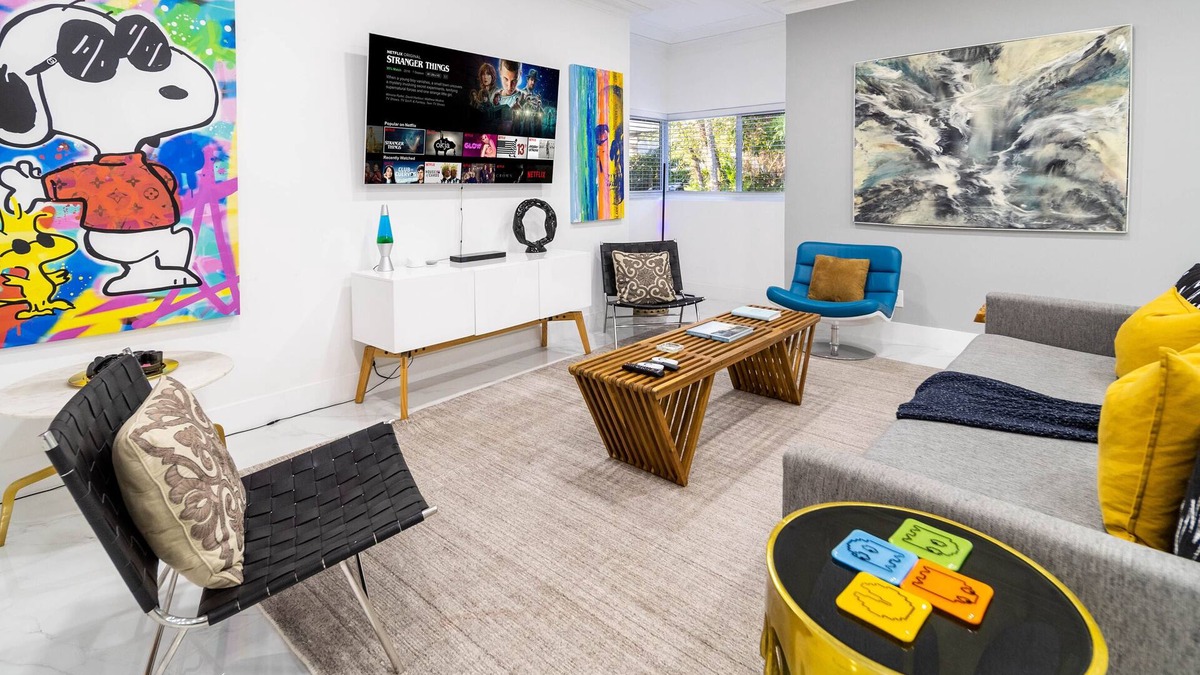 North Miami Villa | Three King Suites Private Get Away