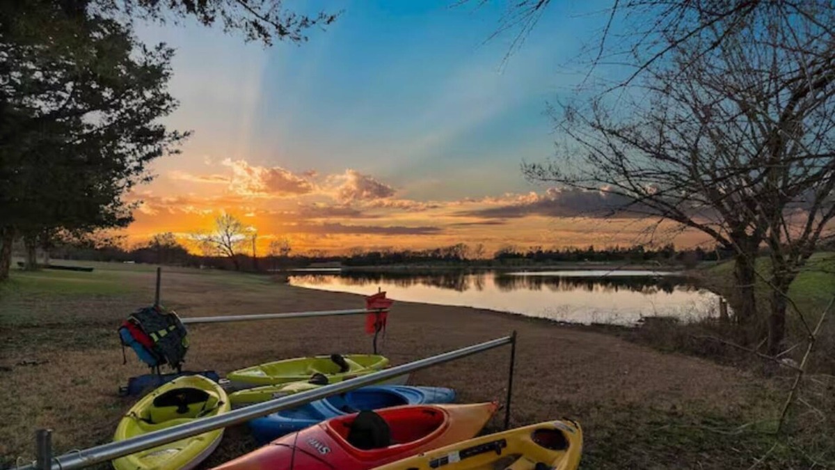 Weston Cabin | Three Lake front Cabins with hot tubs