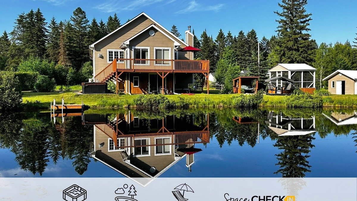 Saint Come Ski Chalet | Three Lakes Cottage | Private Beach | Fireplace | BBQ |