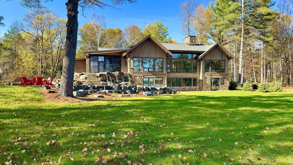 Manitowish Waters Cabin | Three Loons Lodge - Brand New Home