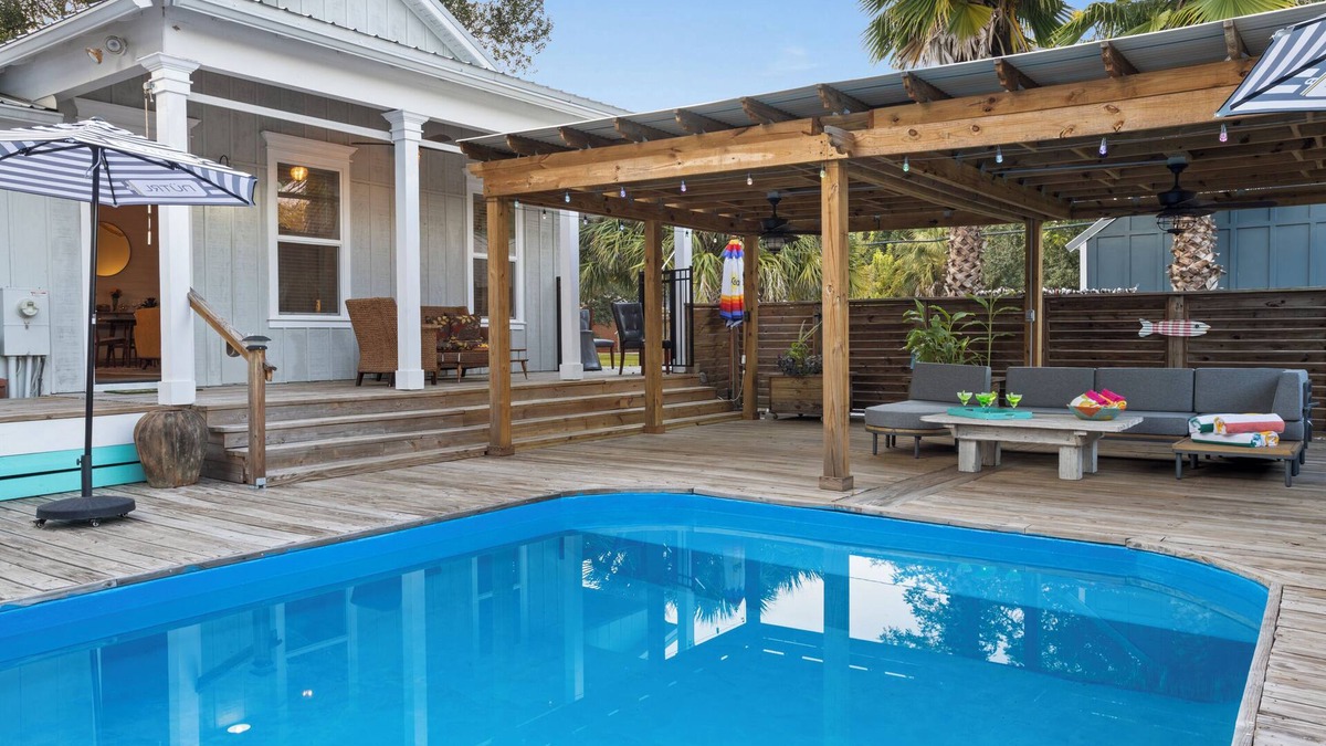 Bay St Louis House | Three Palms Oasis in Old Town Bay St. Louis. In the heart of it all!