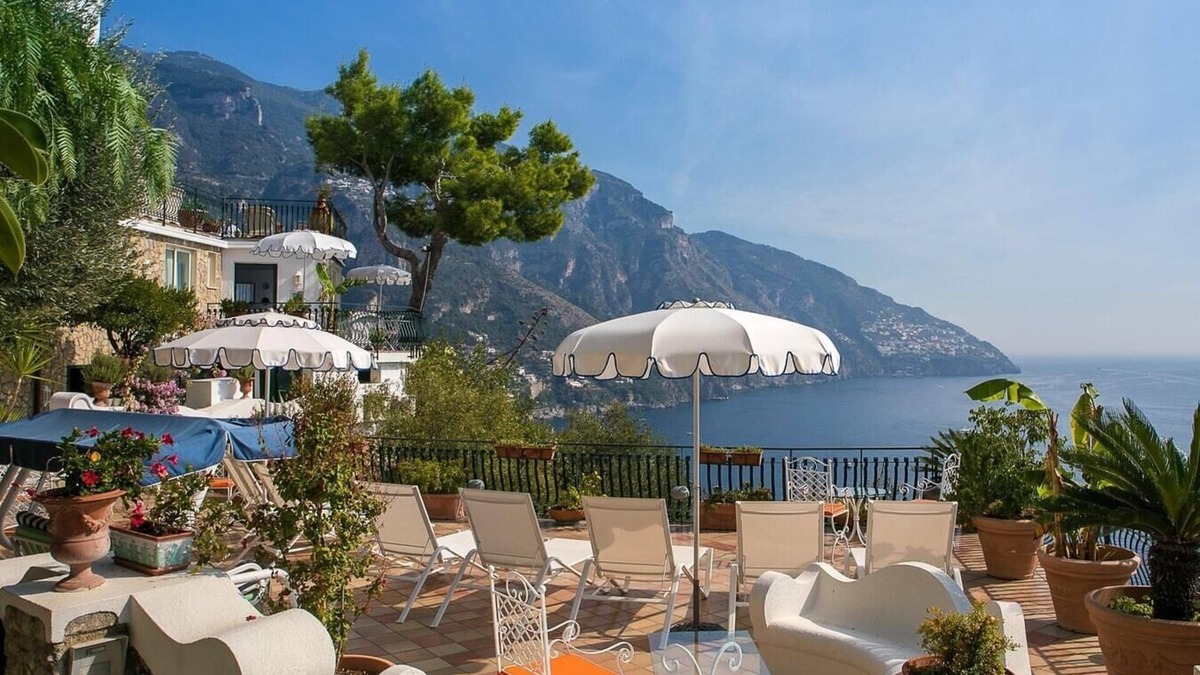Positano Villa | Three private villas with pool next to eachother