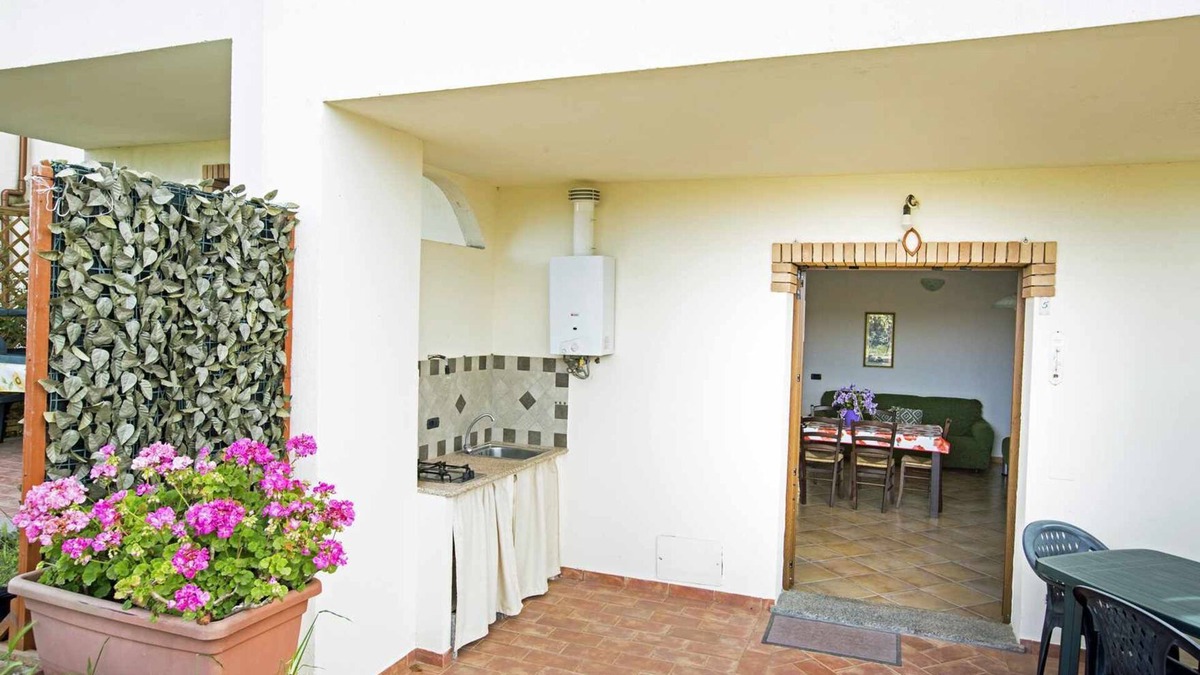 Torre di Bari Apartment | Three-room apartment 5 Torre di Barì, near the sea, with two bedrooms and covered terrace