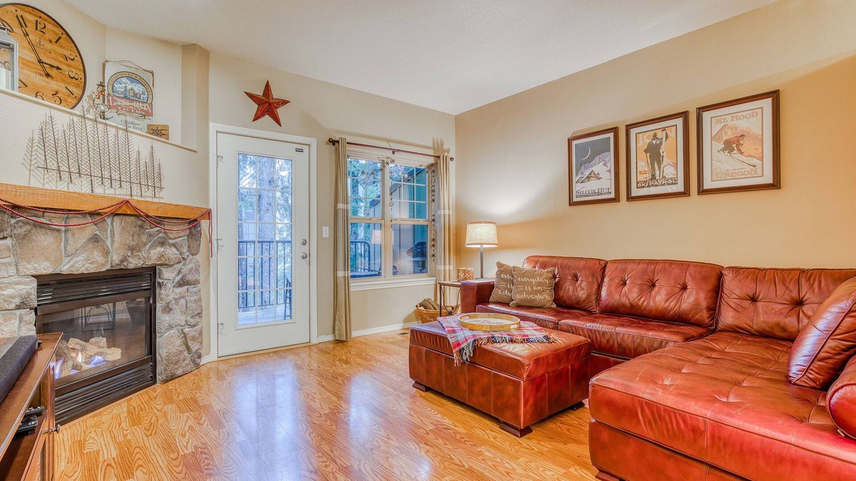 Government Camp Condo | Three-story retreat with a gas fireplace plus access to pool, hot tub, & sauna