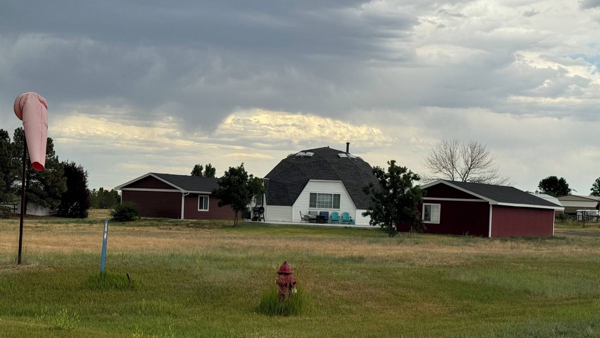 Parkland House | THUNDERDOME (awesome Dome House) Unique home with Beautiful views/Comfy and Cozy