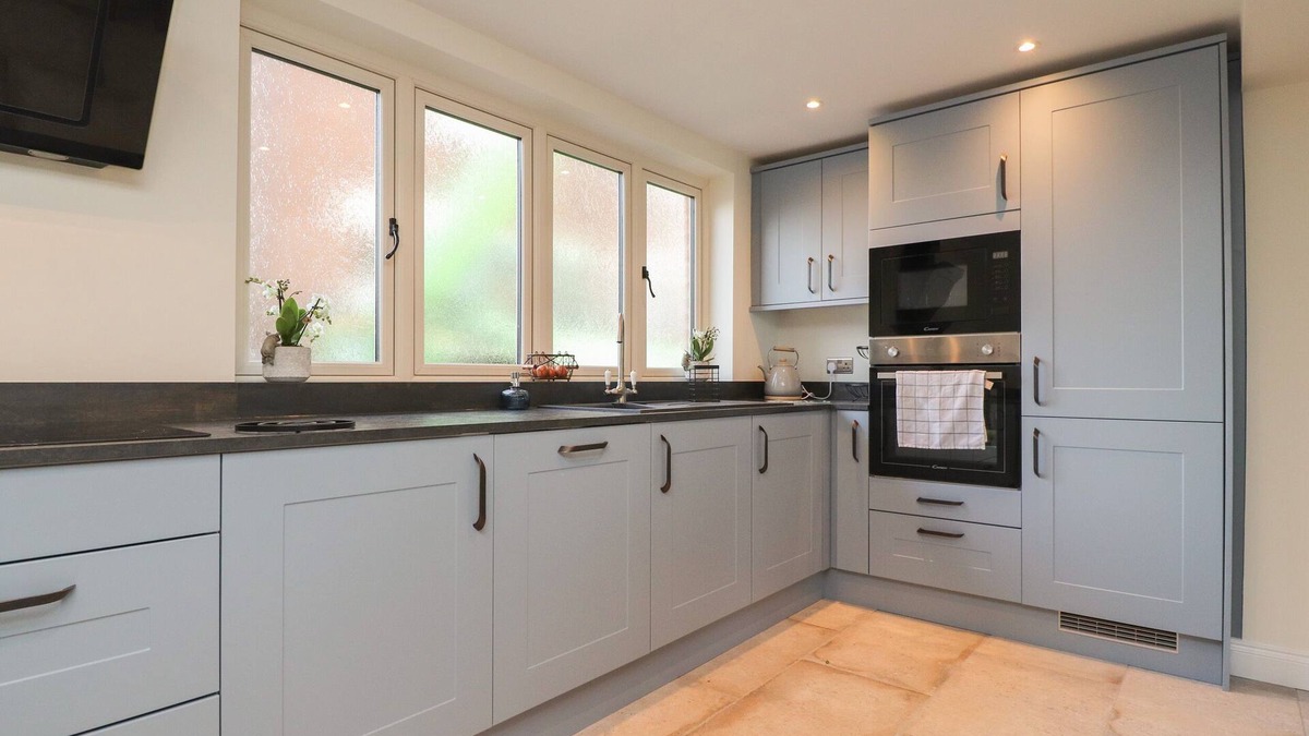 Wesham Cottage | THY OWD STY, pet friendly, with open fire in Kirkham