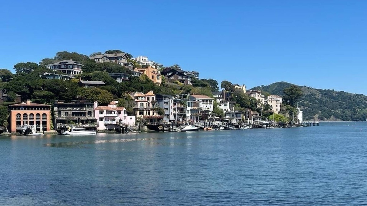 Belvedere Tiburon House | Tiburon California Beautiful home near SFO remodeled, great weather best locatio