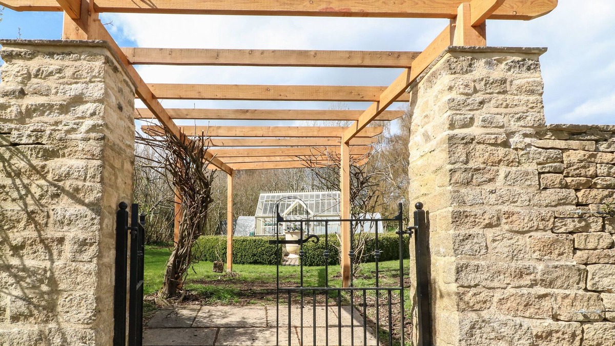 Inchbrook House | Tickmorend Farm