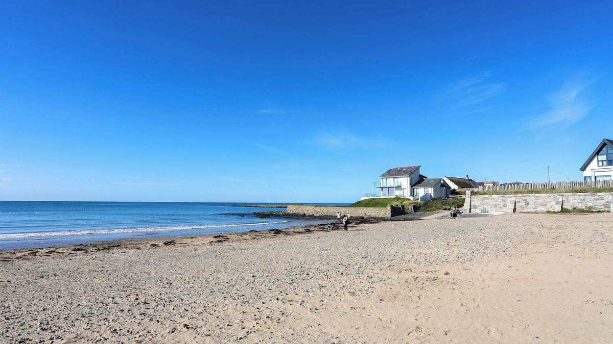 Rhosneigr Apartment | Tides Reach