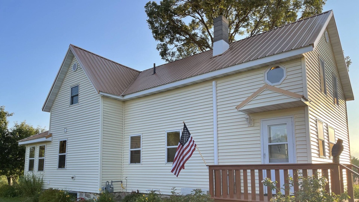 Aniwa House | Tiger Lily Farmhouse - Aniwa Vacation Home