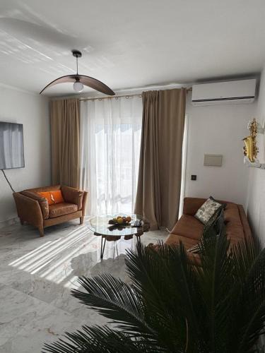 Los Mojones Apartment | Tiger's eye