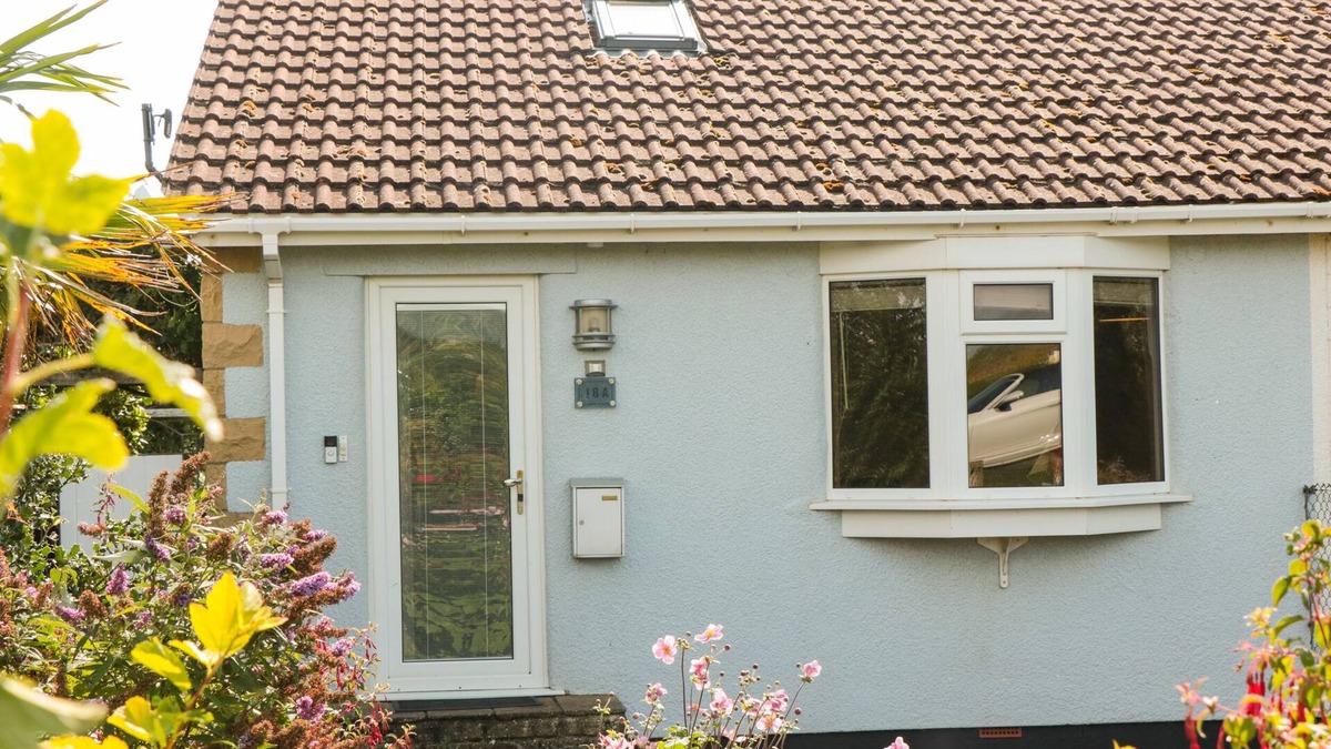 Weston-super-Mare House | TILLY’S COTTAGE, pet friendly, character holiday cottage in Kewstoke