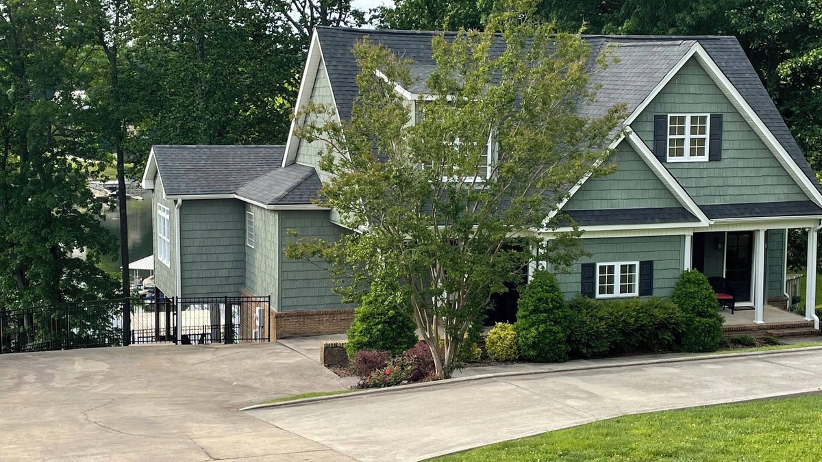 Winchester Cottage | Tim's Ford Lake Home. Private Boat Dock with Jet Ski Port & 2 Kayaks