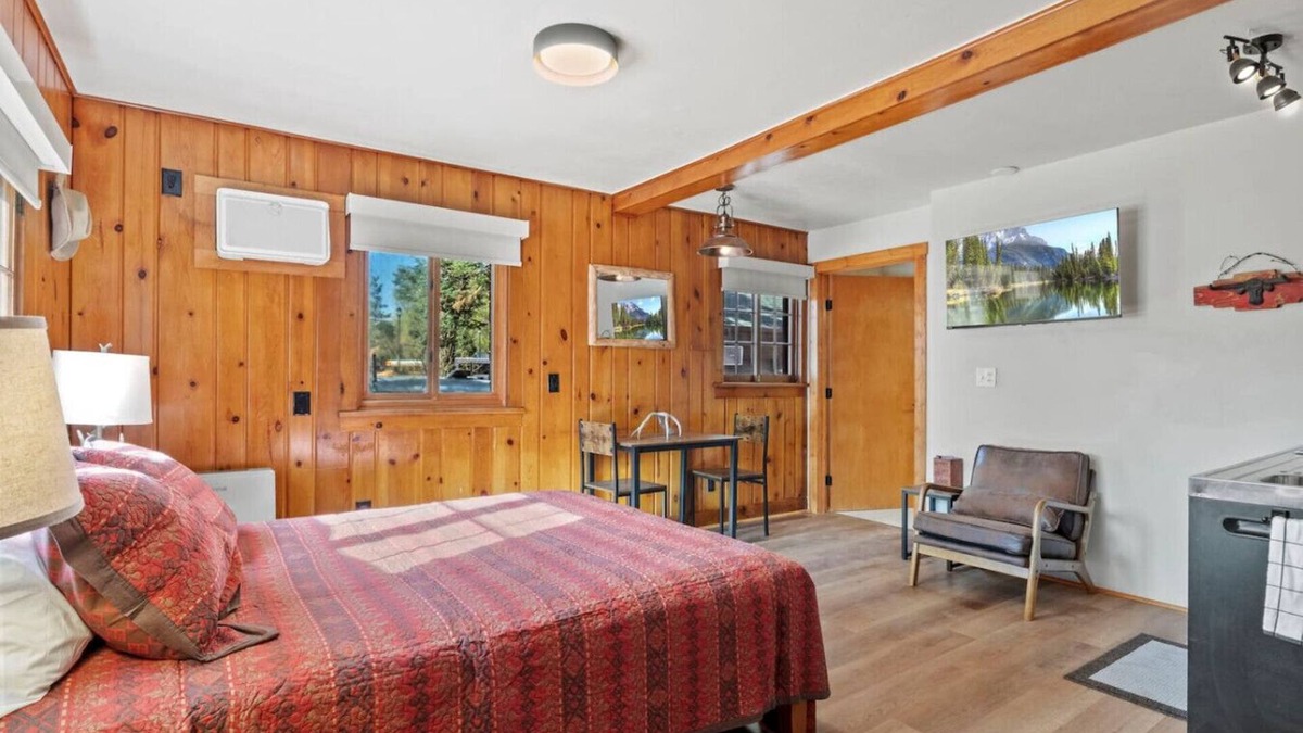 Colorado Springs Cabin | Timber Lodge Cabin #17