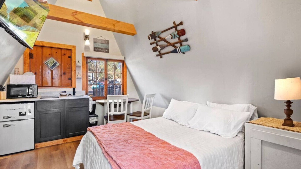 Colorado Springs Cabin | Timber Lodge Cabin #22