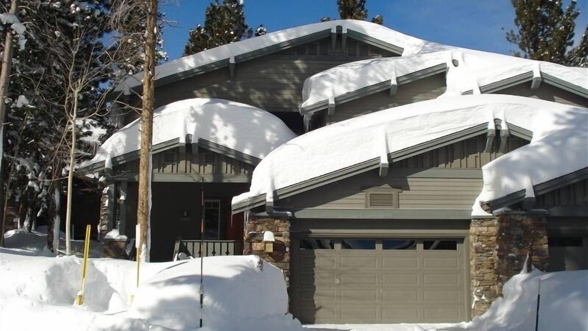 Mammoth Lakes House | Timbers Pet-Friendly Luxury Townhouse on the 18th hole