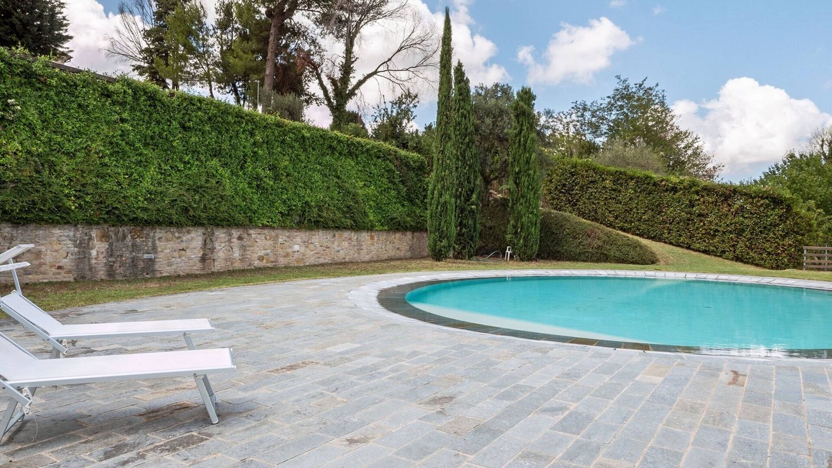 Mombaroccio House | Timeless Charm and Modern Comfort