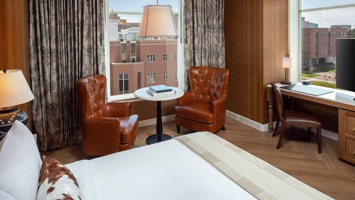 Fitzsimons Hotel | Timeless Charm! Dog-friendly Accommodation with Private Balcony!
