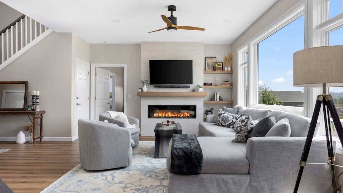 Williamsburg House | Timeless Escape | Horse Show