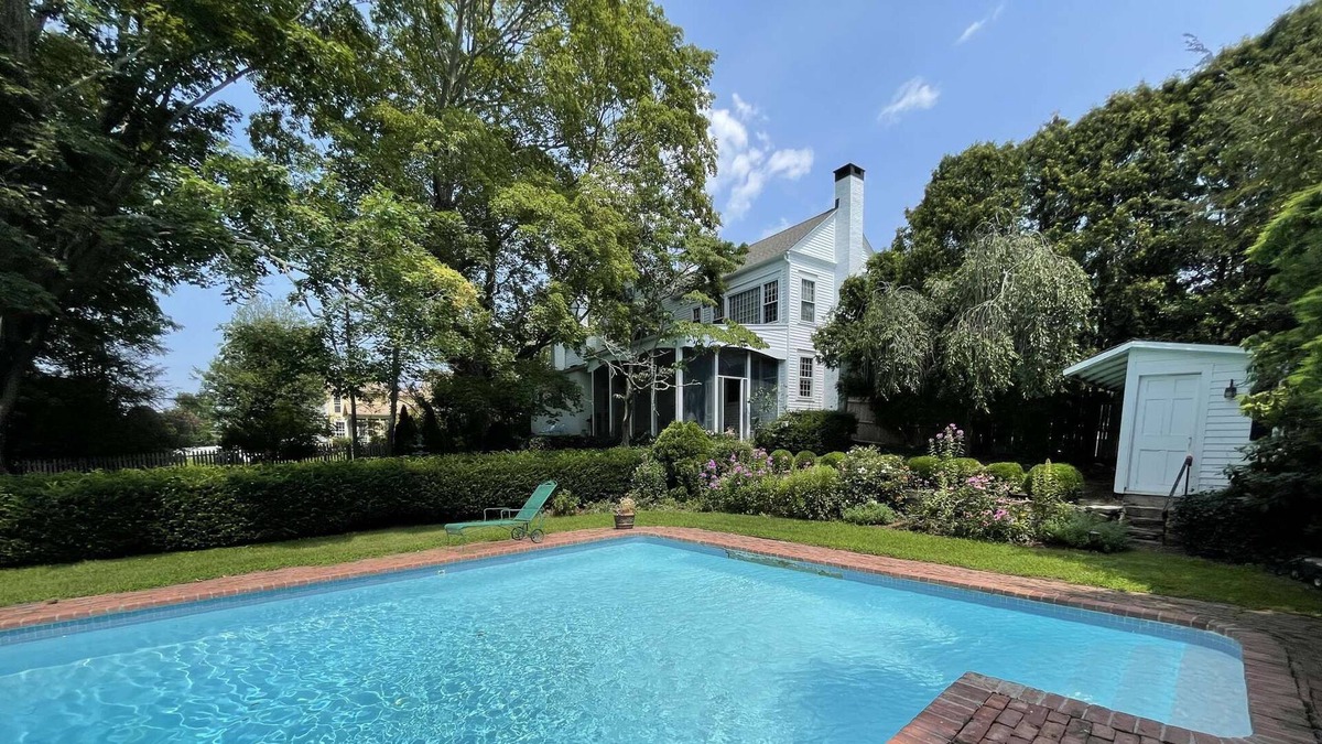 Durham House | Timeless Pre Revolution House with Pool