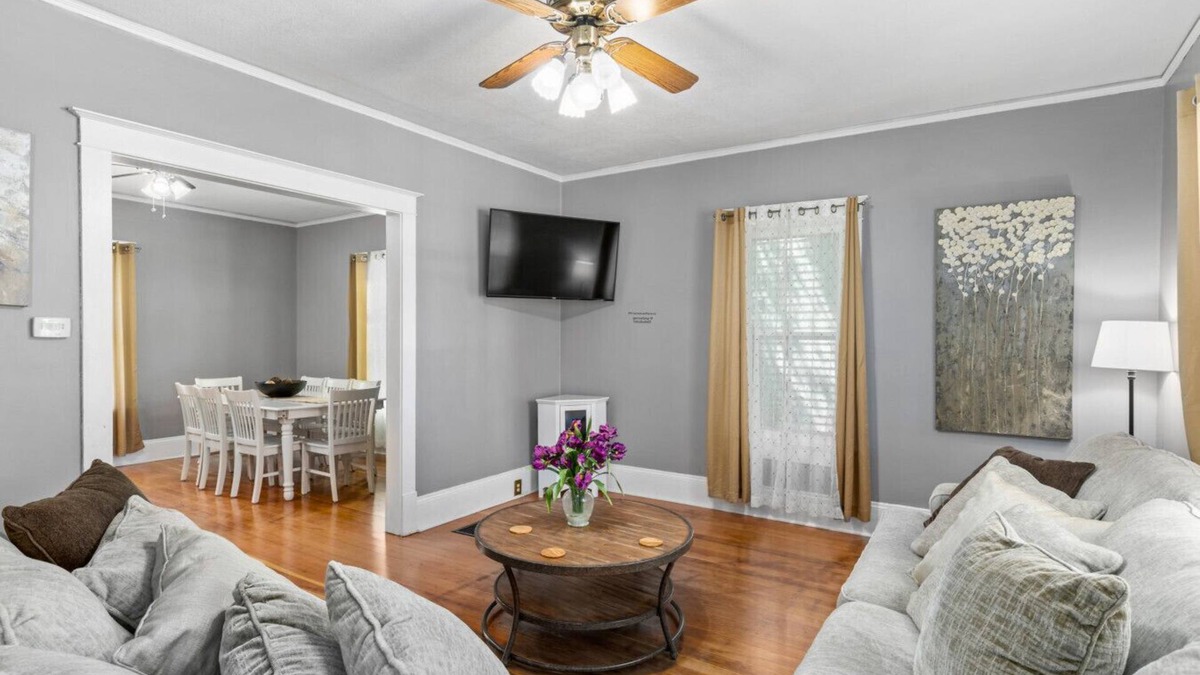 Billings House | Timelessly restored home - entirely yours to enjoy
