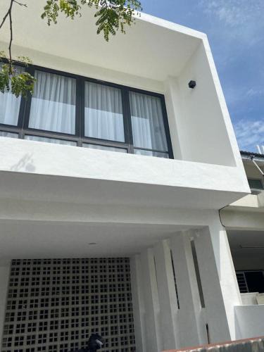 Kampung Sungai Kembong Hilir House | Timurahaus