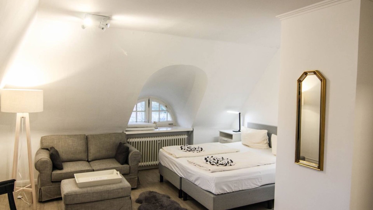 Archsum Apartment | Tina in the Friesenhaus Sieben-Linden - tranquil peace, endless "Fennen" -