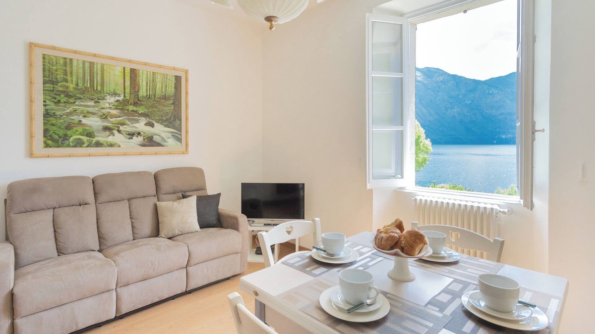 Azzano Apartment | Tina's Window on Lake Como