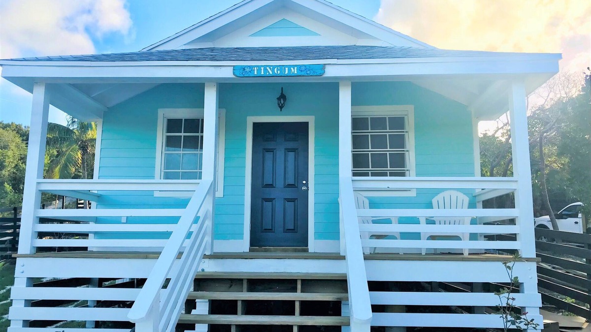 North Palmetto Point Cottage | Ting'um is the Spot to Stay on BANKS ROAD