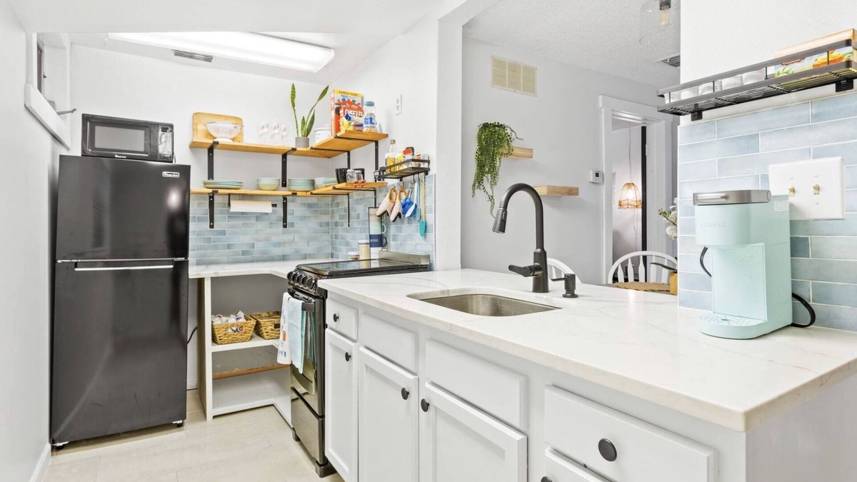 Clearwater Cottage | Tiny Cottage nLocation, Location, Location.n