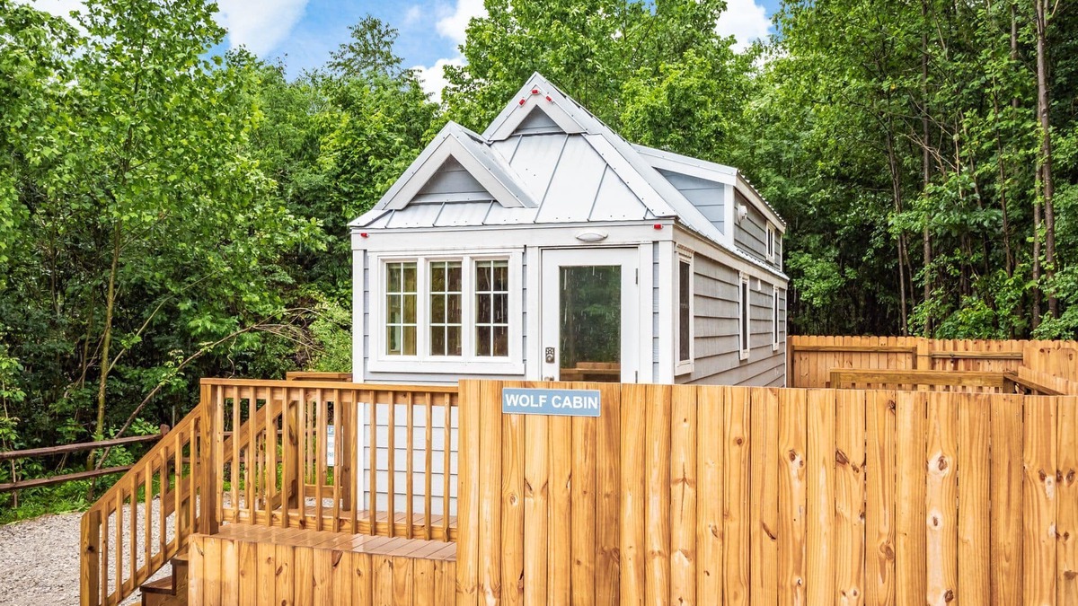 Laurelville House | Tiny Home Cabin in Hocking Hills with 60 acres private trails