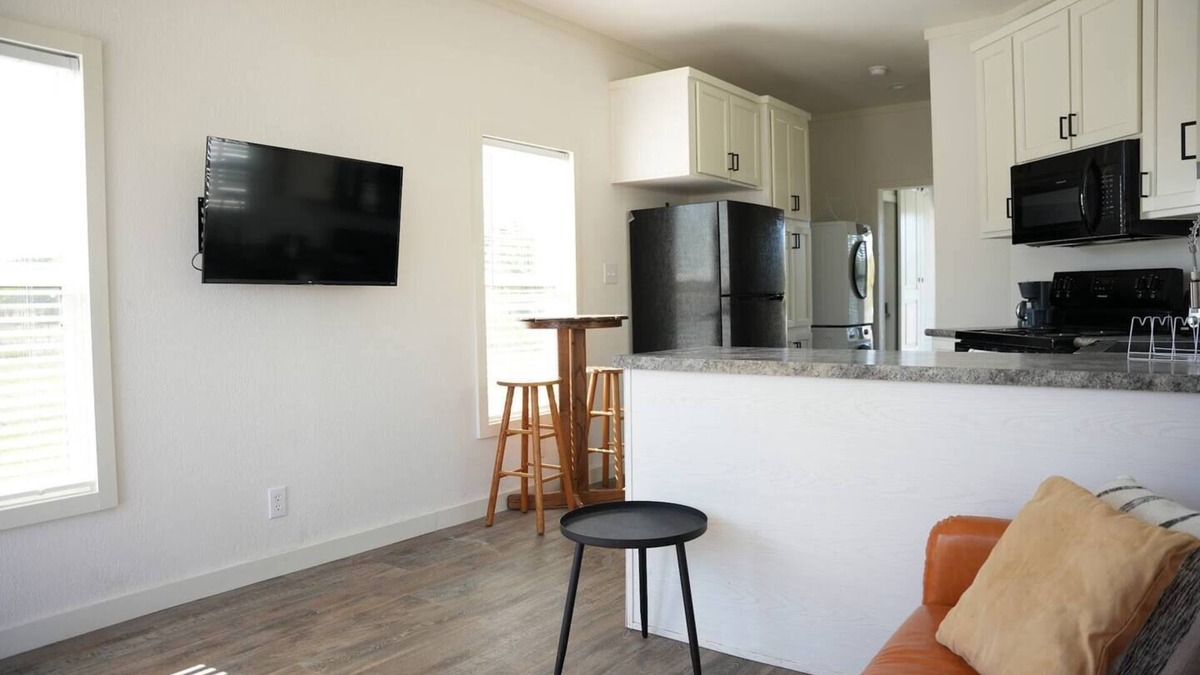Wyldwood House | Tiny Home Experience - Ideal for Solo Travelers, Couples, or Small Groups! 🏡✨