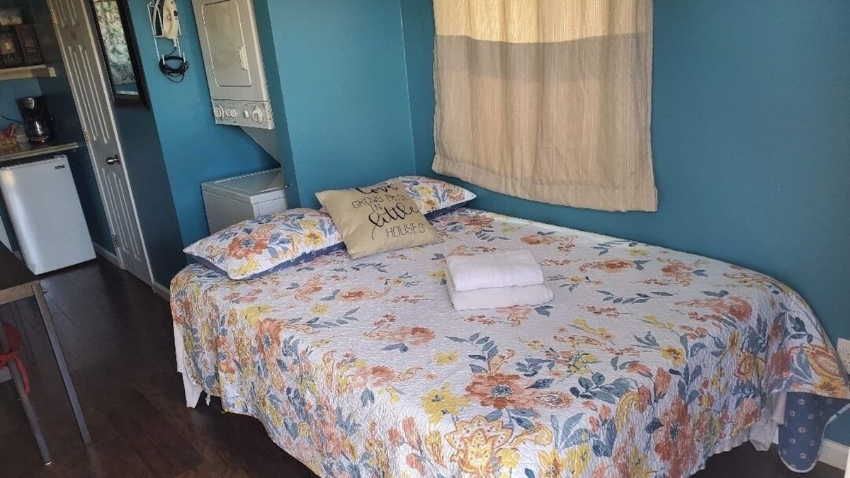 Stockton Cottage | Tiny Home Experience