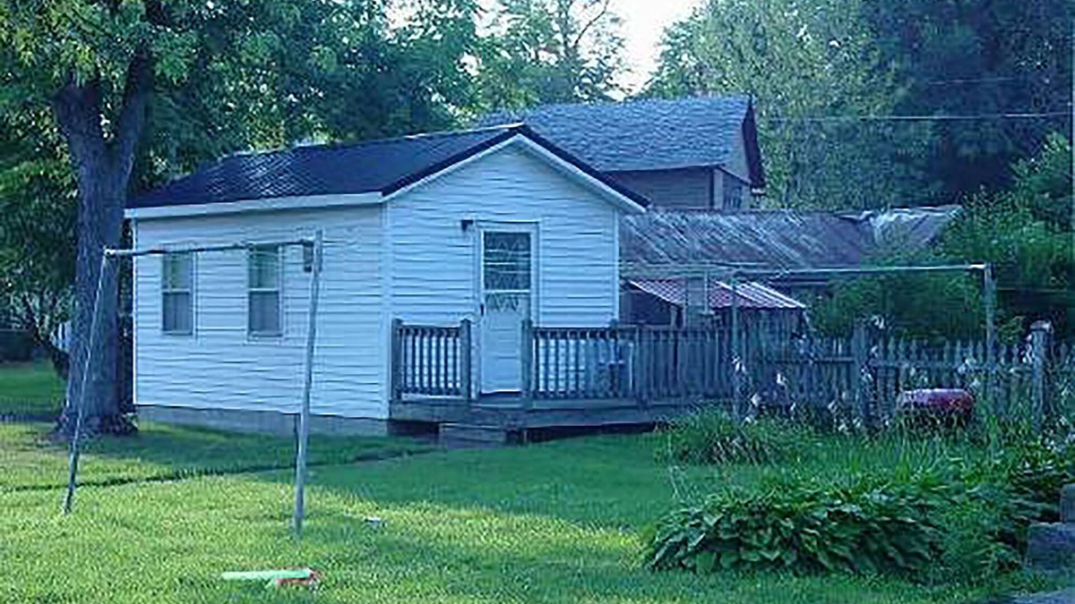 Swengel Cottage | Tiny Home Hideaway in Millmont, PA