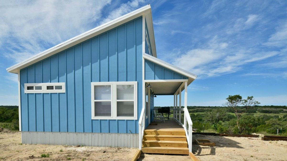 Johnson City House | Tiny Home in the Texas Hill Country - The Blue Casita on Caballo Creek