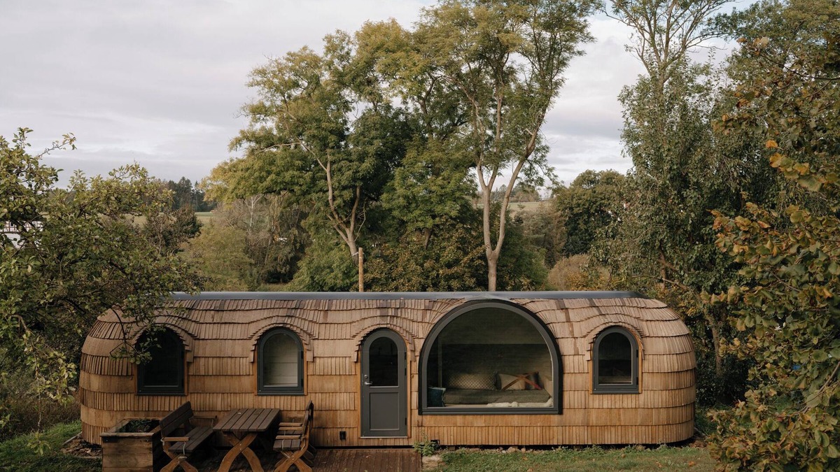 Hirschfeld House | Tiny Home 'Stall Und Sterne - Großer Wagen' with Private Terrace, Shared Garden and Wi-Fi
