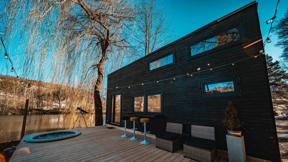 Rehenice Cabin | Tiny house at Secret Lake Prague magic place relaxation & wellness