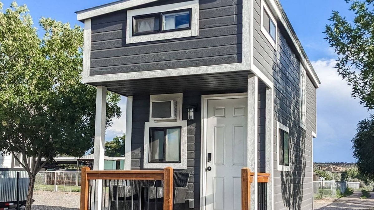 Farmington House | Tiny House - Vista Retreat